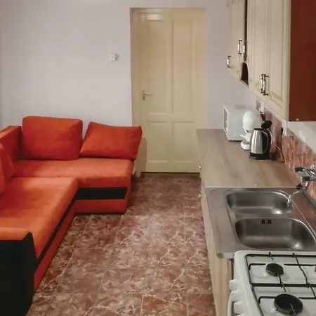 Two-bedroom In 아파트 *